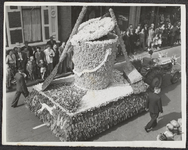 0652-03 Dienst Gemeentewerken, deelname Bloemencorso; corsowagen